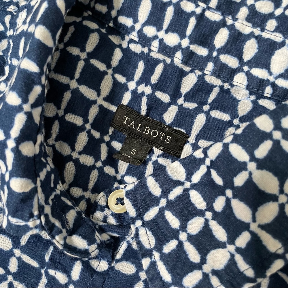 Talbots lightweight button down - Picture 4 of 5
